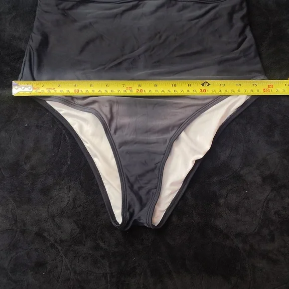 Colorblock One-Piece Swimsuit CUPSHE SWIMWEAR ONE-PIECE - Picture 5 of 13